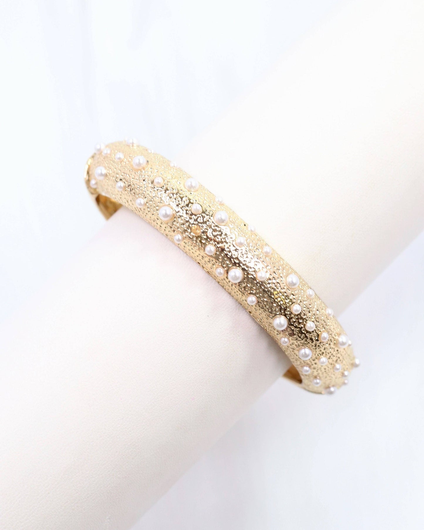 Caroline Hill - Danice Textured Gold Bracelet Pearl