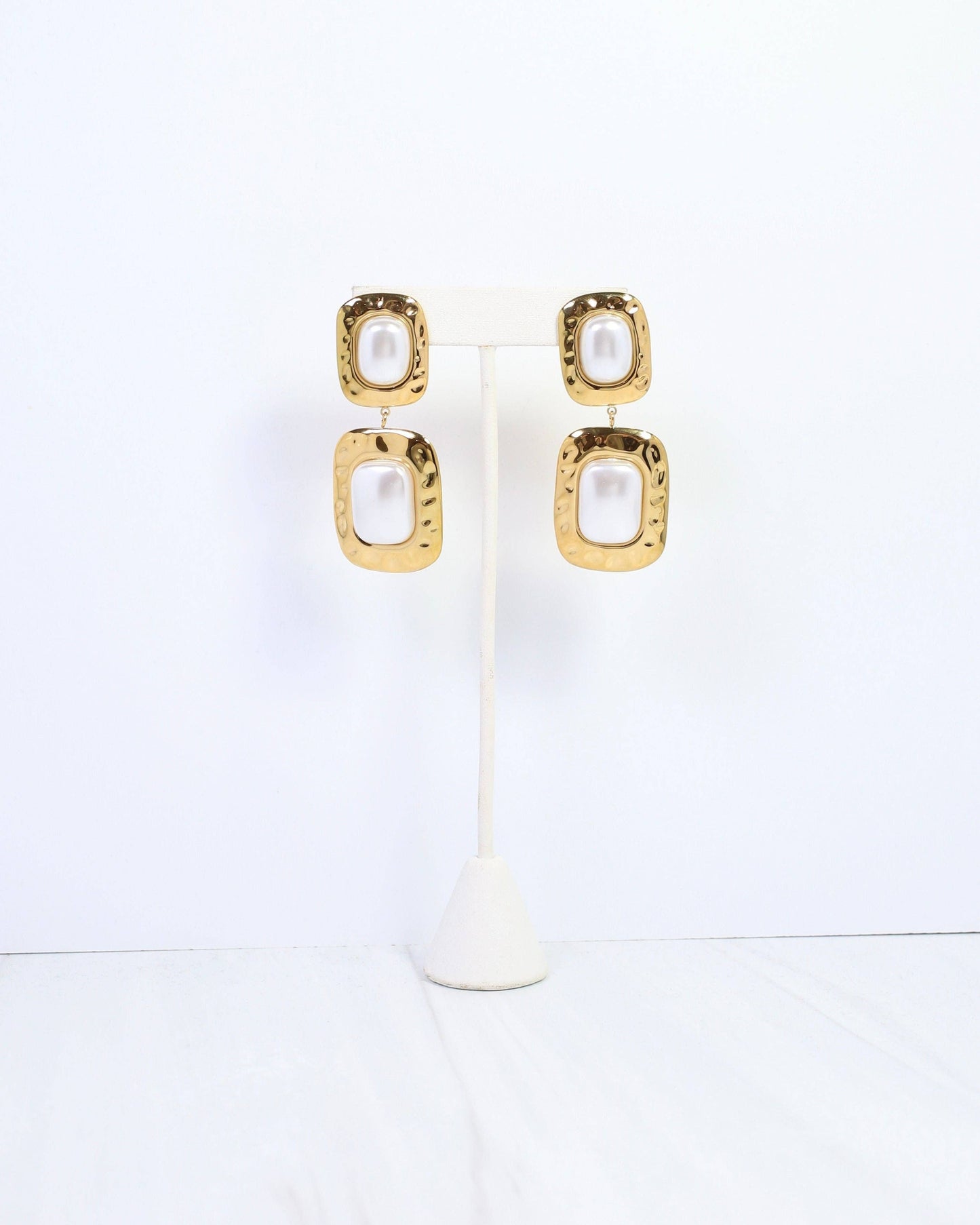 Caroline Hill - Darlyn Geometric Pearl Dangle Earring WP Gold