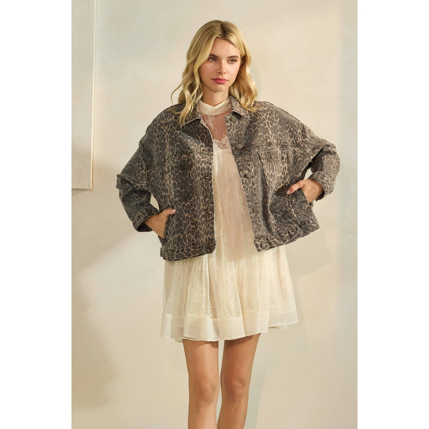 Veveret - Leopard Printed Denim Jacket