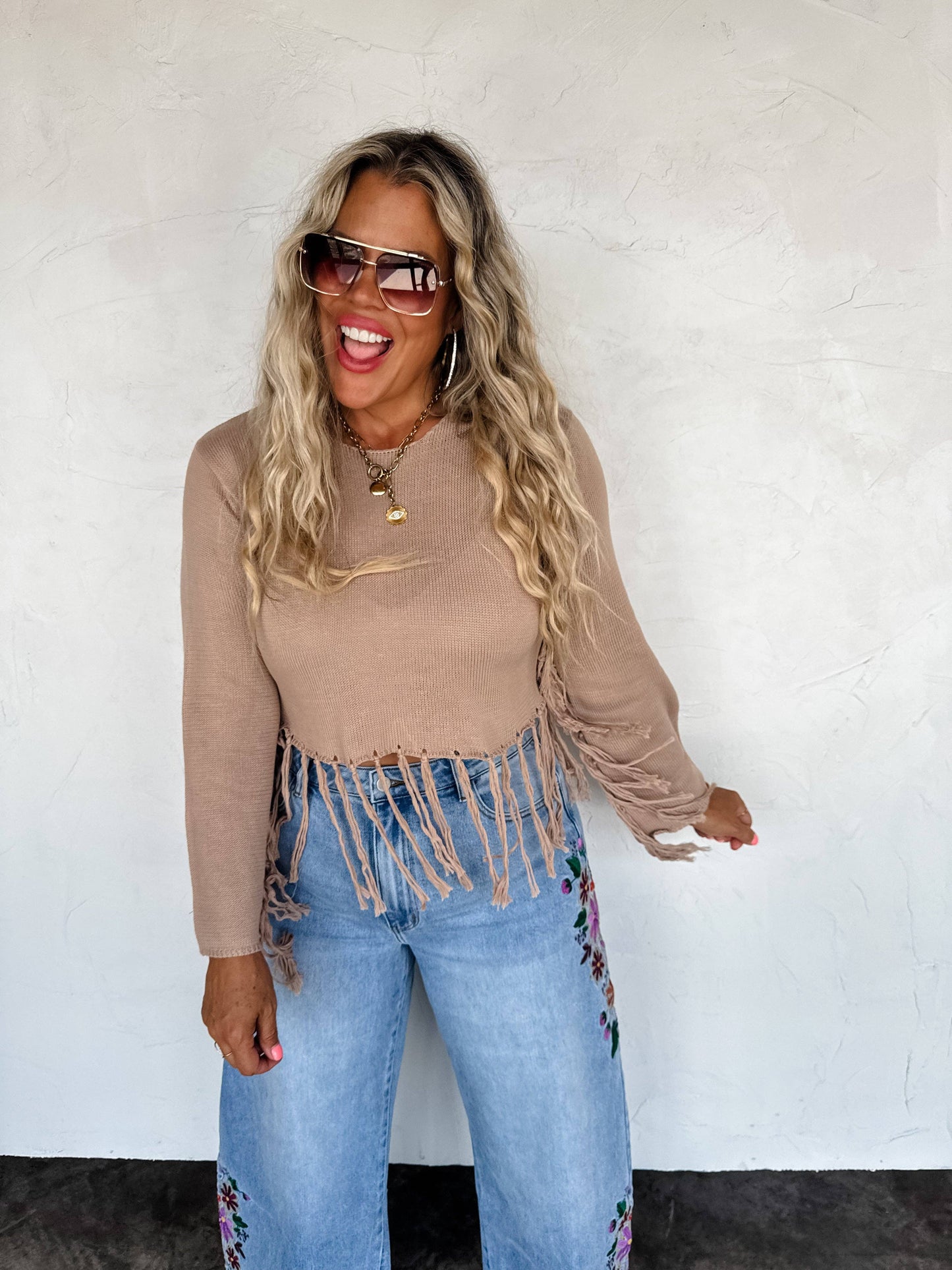 FLORAL EMBROIDERED JEANS