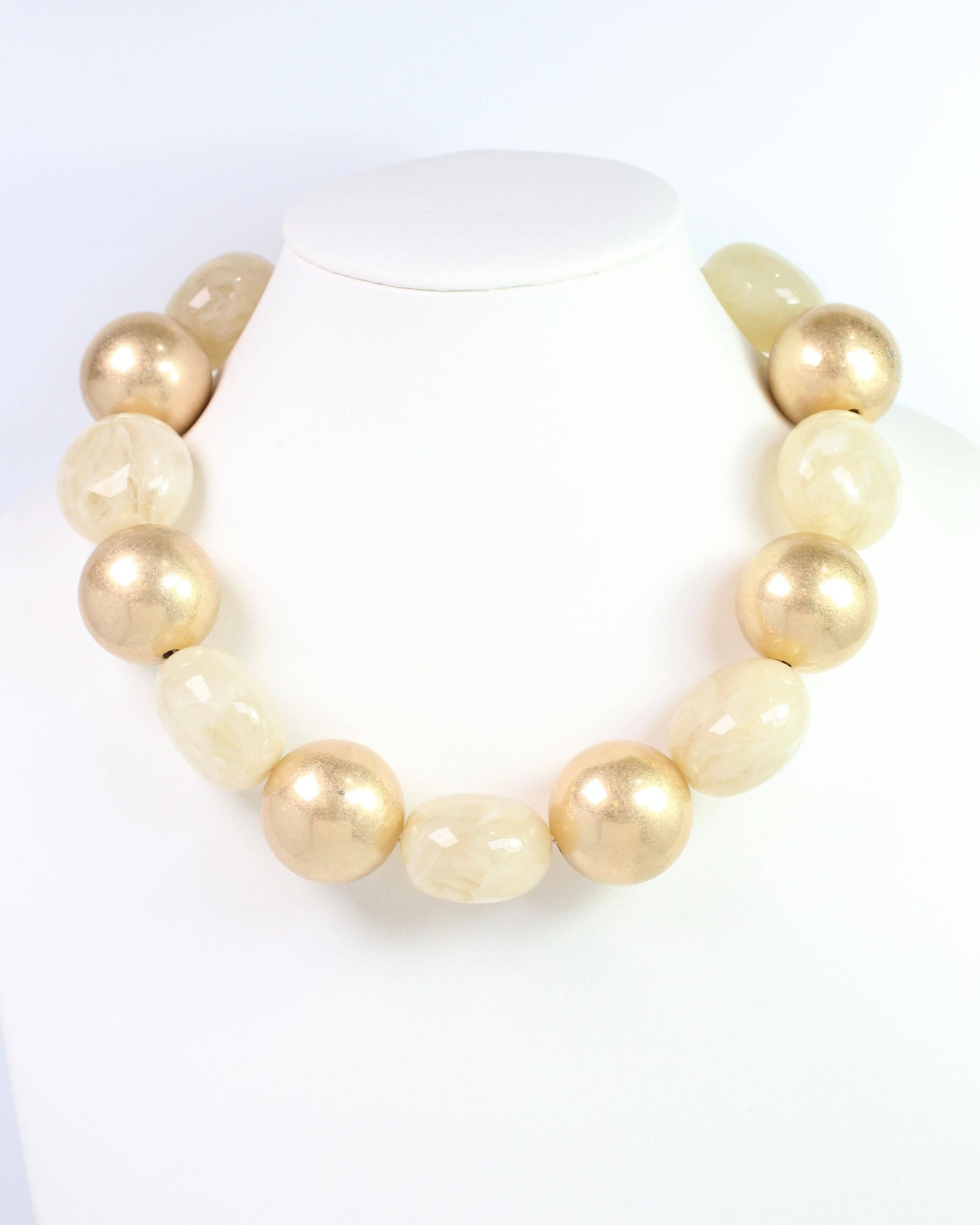 Caroline Hill - Dennis Beaded Necklace Natural/ Worn Gold