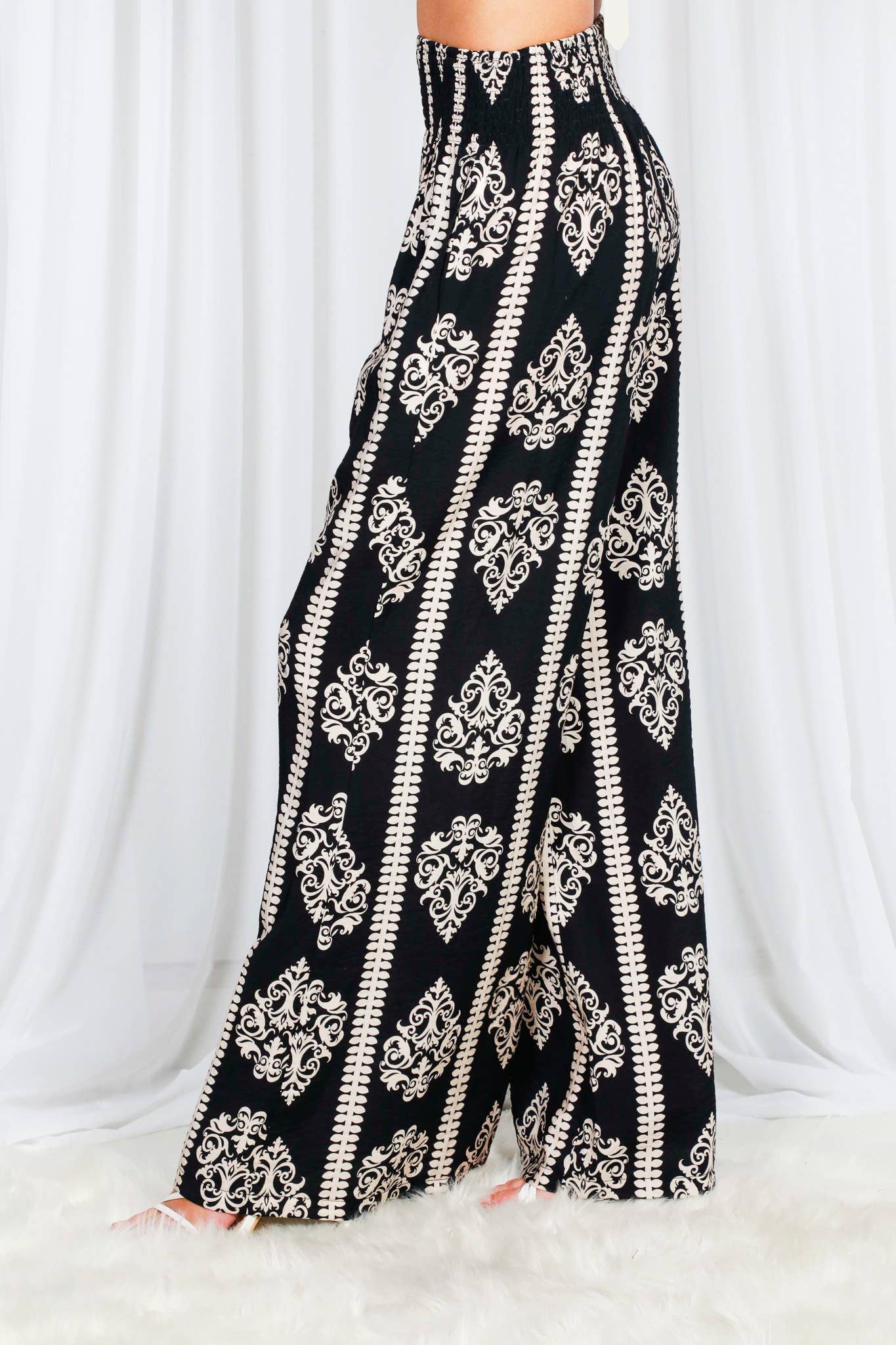 Vine & Love -Black Geo Printed Wide Leg Woven Pants