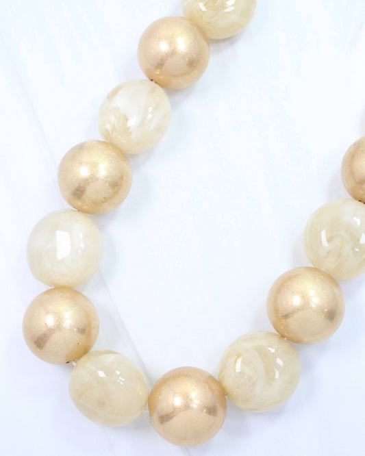 Caroline Hill - Dennis Beaded Necklace Natural/ Worn Gold