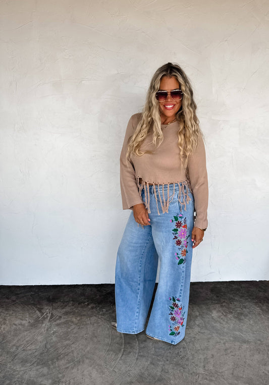 FLORAL EMBROIDERED JEANS